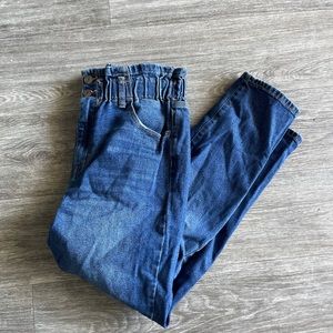 High Waisted Jeans